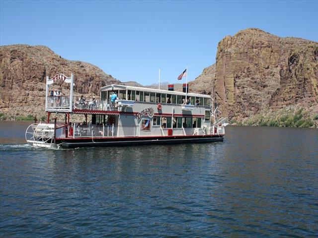 10. Apache Trail and Dolly Steamboat